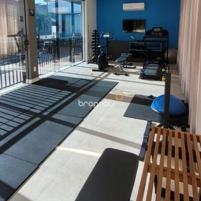 Cobertura com 151m², 2 quartos (sendo 2 suítes), 2 garagens, no bairro Campeche em Florianópolis
