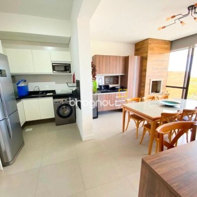 Cobertura com 151m², 2 quartos (sendo 2 suítes), 2 garagens, no bairro Campeche em Florianópolis