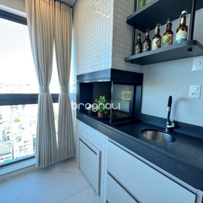 Apartamento com 81m², 2 quartos (sendo 1 suíte), 1 garagem, no bairro Kobrasol em São José