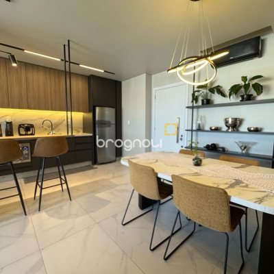 Apartamento com 81m², 2 quartos (sendo 1 suíte), 1 garagem, no bairro Kobrasol em São José