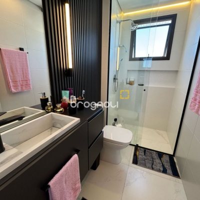 Apartamento com 81m², 2 quartos (sendo 1 suíte), 1 garagem, no bairro Kobrasol em São José