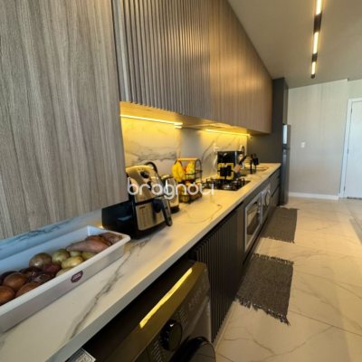Apartamento com 81m², 2 quartos (sendo 1 suíte), 1 garagem, no bairro Kobrasol em São José