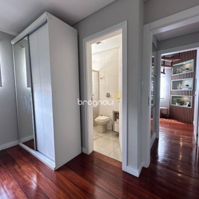 Casa com 231m², 4 quartos (sendo 2 suítes), 1 garagem, no bairro Ponte do Imaruim em Palhoça