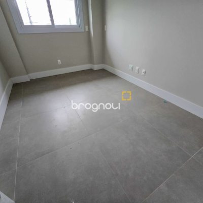 Apartamento com 79m², 2 quartos (sendo 1 suíte), 1 garagem, no bairro Campeche em Florianópolis