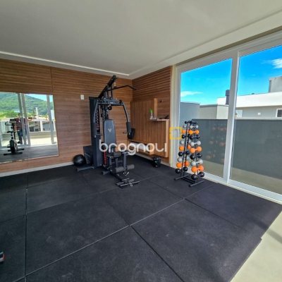 Apartamento com 79m², 2 quartos (sendo 1 suíte), 1 garagem, no bairro Campeche em Florianópolis