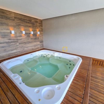 Apartamento com 79m², 2 quartos (sendo 1 suíte), 1 garagem, no bairro Campeche em Florianópolis