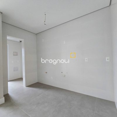 Apartamento com 79m², 2 quartos (sendo 1 suíte), 1 garagem, no bairro Campeche em Florianópolis