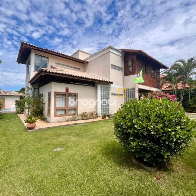 Casa com 222m², 5 quartos (sendo 2 suítes), 4 garagens, no bairro Campeche em Florianópolis
