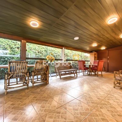 Casa com 222m², 5 quartos (sendo 2 suítes), 4 garagens, no bairro Campeche em Florianópolis