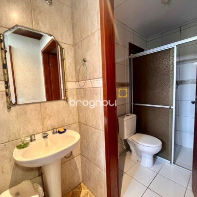 Casa com 222m², 5 quartos (sendo 2 suítes), 4 garagens, no bairro Campeche em Florianópolis