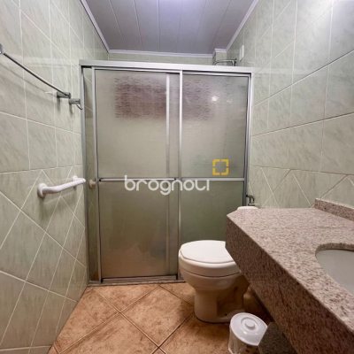 Casa com 222m², 5 quartos (sendo 2 suítes), 4 garagens, no bairro Campeche em Florianópolis