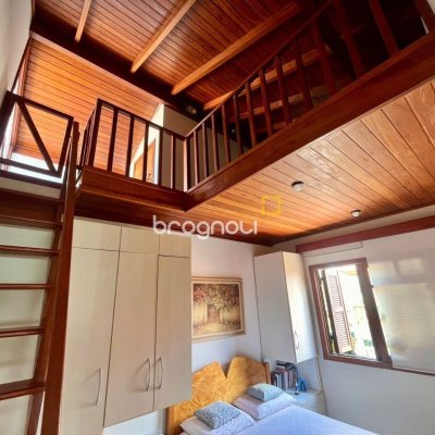 Casa com 222m², 5 quartos (sendo 2 suítes), 4 garagens, no bairro Campeche em Florianópolis