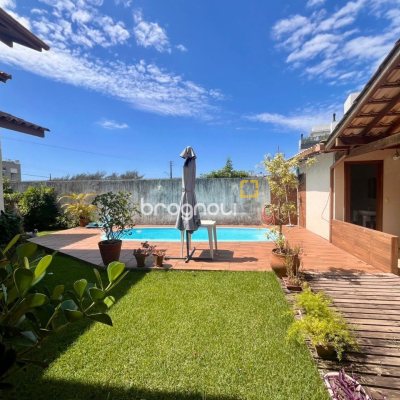 Casa com 222m², 5 quartos (sendo 2 suítes), 4 garagens, no bairro Campeche em Florianópolis