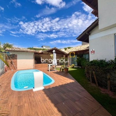 Casa com 222m², 5 quartos (sendo 2 suítes), 4 garagens, no bairro Campeche em Florianópolis