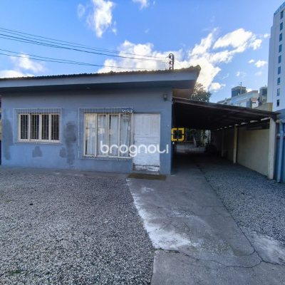 Terreno com 432m², no bairro Trindade em Florianópolis
