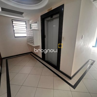 Cobertura com 170m², 3 quartos (sendo 1 suíte), 2 garagens, no bairro Carvoeira em Florianópolis