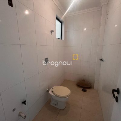 Cobertura com 170m², 3 quartos (sendo 1 suíte), 2 garagens, no bairro Carvoeira em Florianópolis