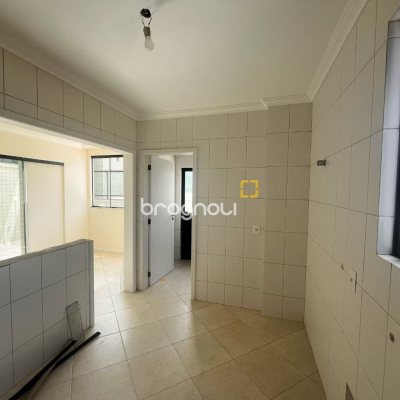 Cobertura com 170m², 3 quartos (sendo 1 suíte), 2 garagens, no bairro Carvoeira em Florianópolis