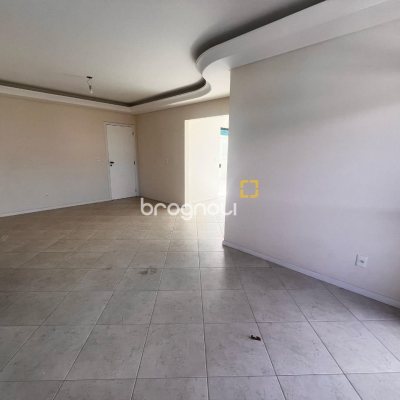 Cobertura com 170m², 3 quartos (sendo 1 suíte), 2 garagens, no bairro Carvoeira em Florianópolis