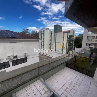 Cobertura com 170m², 3 quartos (sendo 1 suíte), 2 garagens, no bairro Carvoeira em Florianópolis