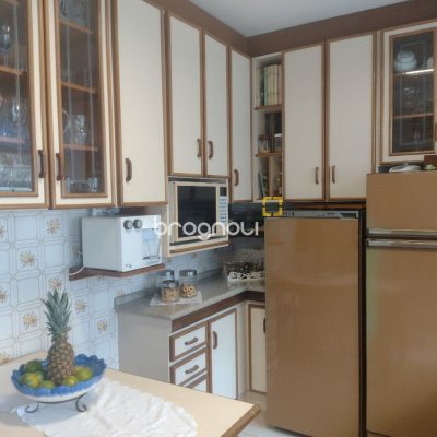 Casa com 140m², 3 quartos (sendo 1 suíte), 3 garagens, no bairro Trindade em Florianópolis