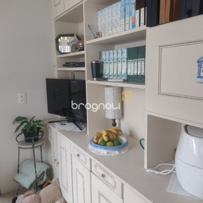Casa com 140m², 3 quartos (sendo 1 suíte), 3 garagens, no bairro Trindade em Florianópolis
