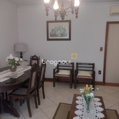 Casa com 140m², 3 quartos (sendo 1 suíte), 3 garagens, no bairro Trindade em Florianópolis