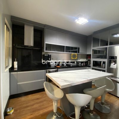 Apartamento com 103m², 3 quartos (sendo 1 suíte), 1 garagem, no bairro Campinas em São José