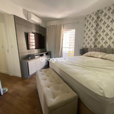 Apartamento com 103m², 3 quartos (sendo 1 suíte), 1 garagem, no bairro Campinas em São José