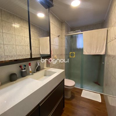 Apartamento com 103m², 3 quartos (sendo 1 suíte), 1 garagem, no bairro Campinas em São José