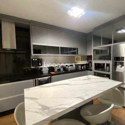 Apartamento com 103m², 3 quartos (sendo 1 suíte), 1 garagem, no bairro Campinas em São José