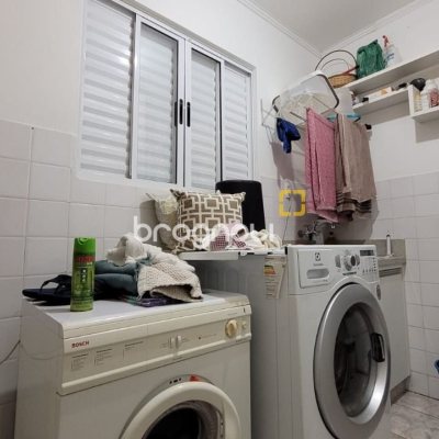 Casa com 110m², 3 quartos, 2 garagens, no bairro Saco dos Limões em Florianópolis