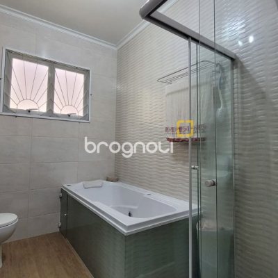 Casa com 110m², 3 quartos, 2 garagens, no bairro Saco dos Limões em Florianópolis