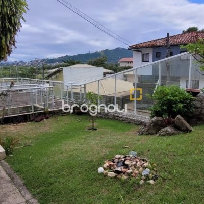 Casa com 110m², 3 quartos, 2 garagens, no bairro Saco dos Limões em Florianópolis