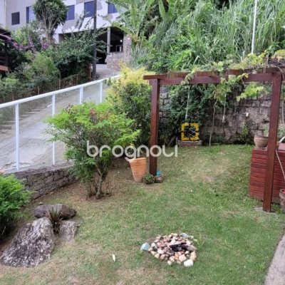 Casa com 110m², 3 quartos, 2 garagens, no bairro Saco dos Limões em Florianópolis
