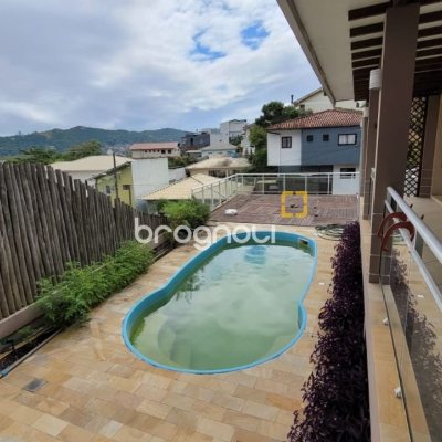 Casa com 110m², 3 quartos, 2 garagens, no bairro Saco dos Limões em Florianópolis