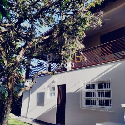 Casa de Condomínio com 735m², 4 quartos (sendo 1 suíte), 5 garagens, no bairro Ponta das Canas em Florianópolis