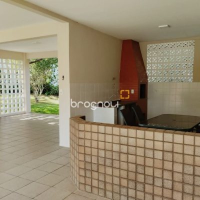 Casa de Condomínio com 735m², 4 quartos (sendo 1 suíte), 5 garagens, no bairro Ponta das Canas em Florianópolis