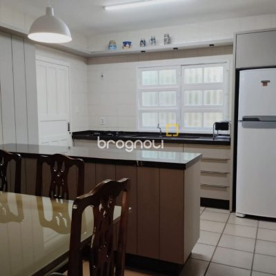 Casa de Condomínio com 735m², 4 quartos (sendo 1 suíte), 5 garagens, no bairro Ponta das Canas em Florianópolis