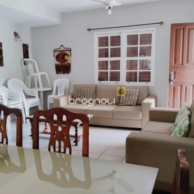 Casa de Condomínio com 735m², 4 quartos (sendo 1 suíte), 5 garagens, no bairro Ponta das Canas em Florianópolis