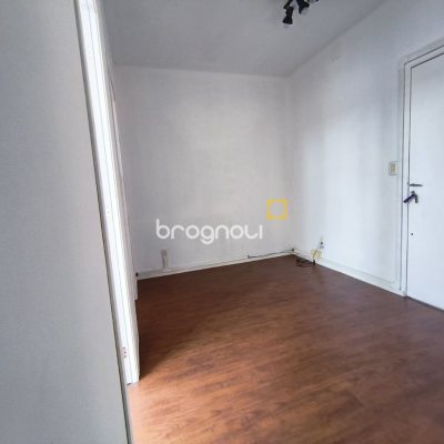 Sala com 30m², no bairro Centro em Florianópolis