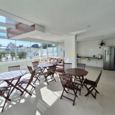Apartamento com 94m², 3 quartos (sendo 1 suíte), 2 garagens, no bairro Capoeiras em Florianópolis