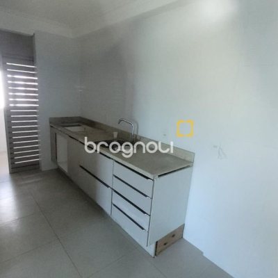 Apartamento com 94m², 3 quartos (sendo 1 suíte), 2 garagens, no bairro Capoeiras em Florianópolis
