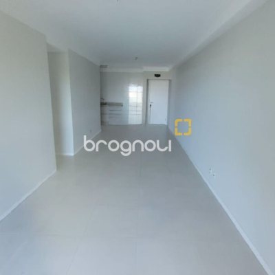 Apartamento com 94m², 3 quartos (sendo 1 suíte), 2 garagens, no bairro Capoeiras em Florianópolis