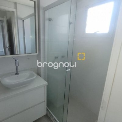 Apartamento com 94m², 3 quartos (sendo 1 suíte), 2 garagens, no bairro Capoeiras em Florianópolis