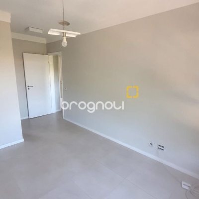 Apartamento com 94m², 3 quartos (sendo 1 suíte), 2 garagens, no bairro Capoeiras em Florianópolis