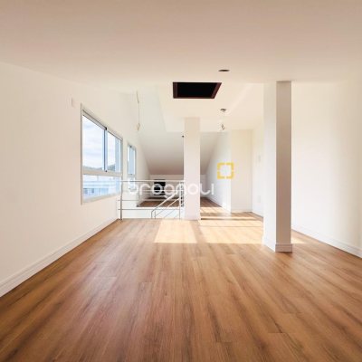Casa com 170m², 3 quartos (sendo 1 suíte), 2 garagens, no bairro Campeche em Florianópolis