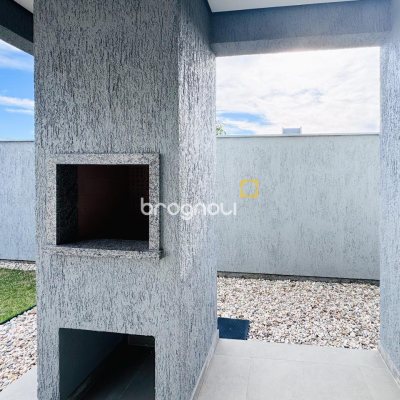 Casa com 170m², 3 quartos (sendo 1 suíte), 2 garagens, no bairro Campeche em Florianópolis