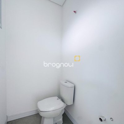 Casa com 170m², 3 quartos (sendo 1 suíte), 2 garagens, no bairro Campeche em Florianópolis