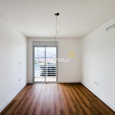 Casa com 170m², 3 quartos (sendo 1 suíte), 2 garagens, no bairro Campeche em Florianópolis